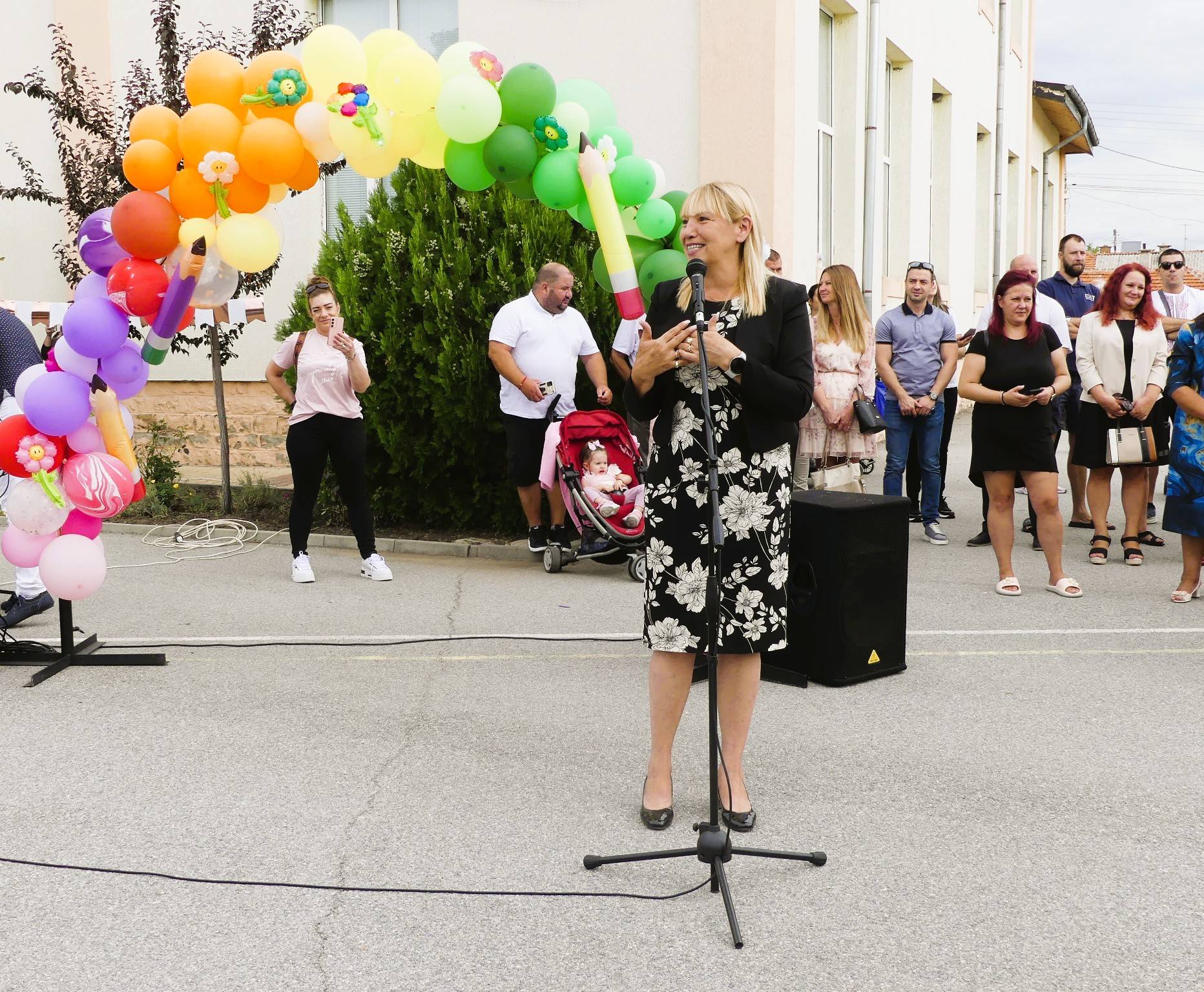  Кметът Галя Захариева 